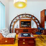 Luxury Yacht-style Old Town דירה