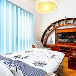 Luxury Yacht-style Old Town *