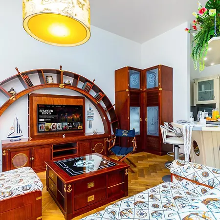 Lägenhet Luxury Yacht-style Old Town