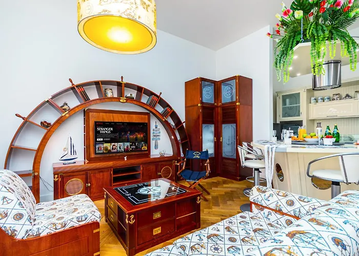 Апартаменты Luxury Yacht-style Old Town